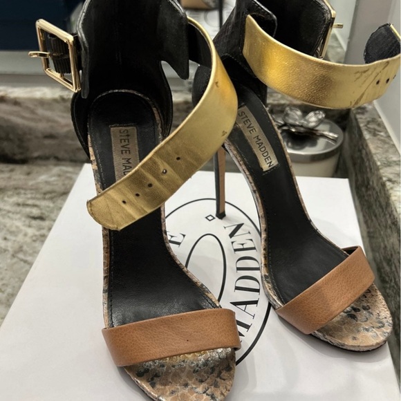 Steve Madden nude, gold and black heels. Size 6. Worn. - Picture 3 of 4